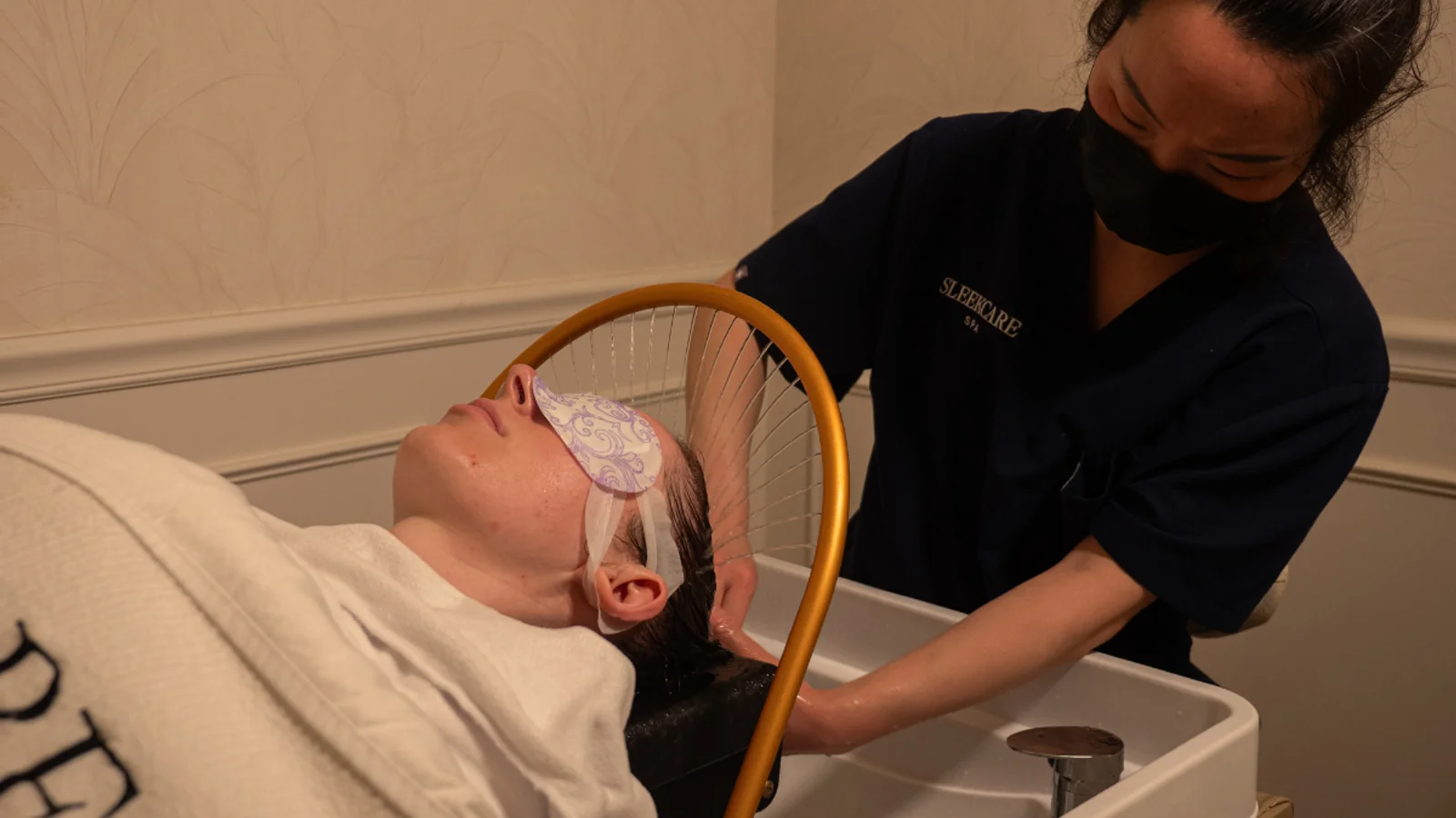 SleekCare Spa - Head Spa
