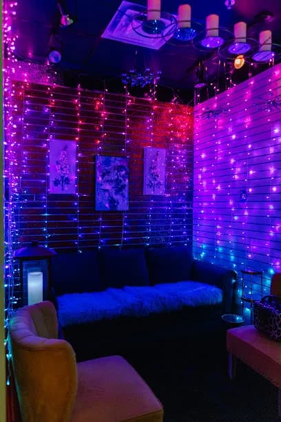 Destinations Day Spa & Aveda Salon - Head Spa