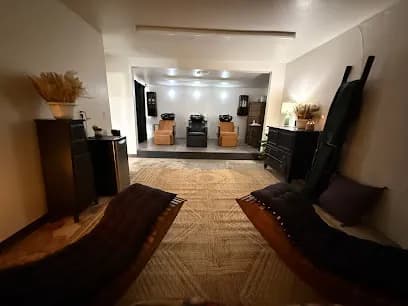 Crown and Canvas Hair Studio - Head Spa