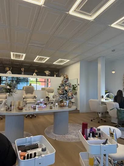 Levit8 Lounge - Head Spa