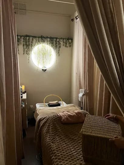 Hunny and Jade Hair Salon - Head Spa