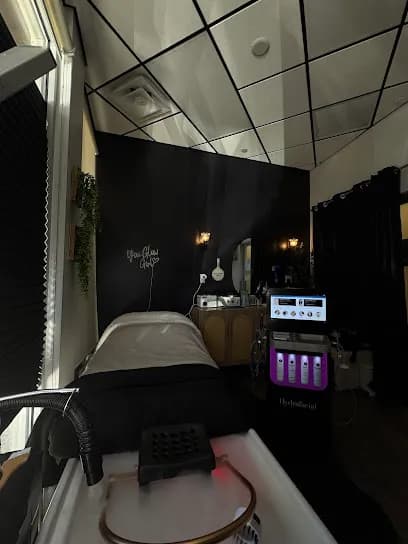 PrettiedByLala - Head Spa