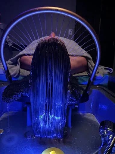 Elegant Head Spa - Head Spa