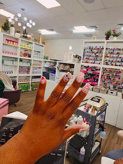 VIP Nails & Lash - Head Spa