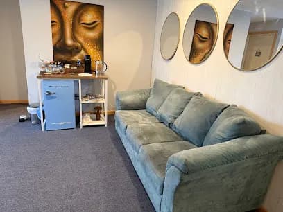 SOLÉI Beauty Bar & Spa - Head Spa