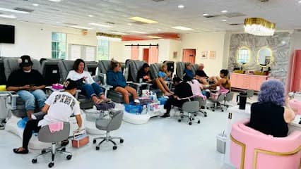 Happy Nails - Head Spa