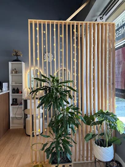 Lotus H2O Spa - Head Spa