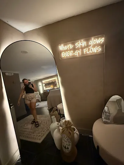 Alma Loft Spa - Head Spa