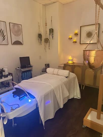 Unwind Head Spa Naples - Head Spa