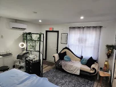 The Sweet Silhouette - Head Spa