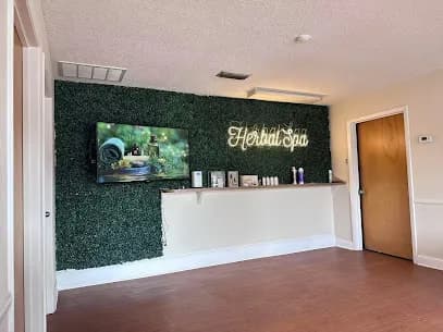 Herbal Spa & Massage - Head Spa