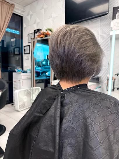 Queenie's Hair Studio - Head Spa