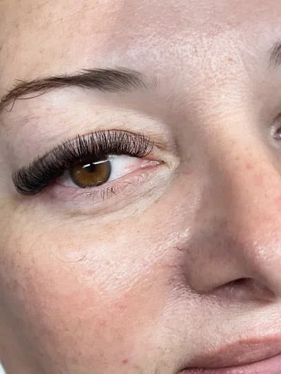 The Lush Lounge Salon - Head Spa