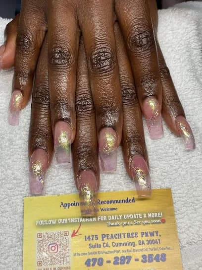 Lux Nails - Head Spa
