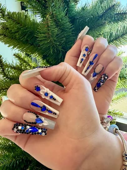 TLUX Beauty Nails Lashes Brows - Head Spa