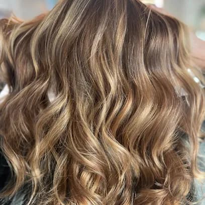 Runway Salon & Head Spa - Head Spa