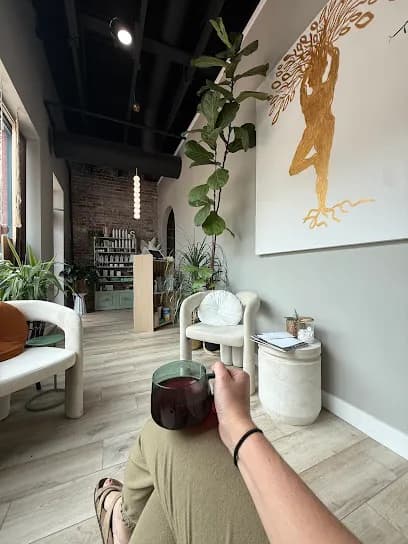 Solitaire Head Spa - Head Spa