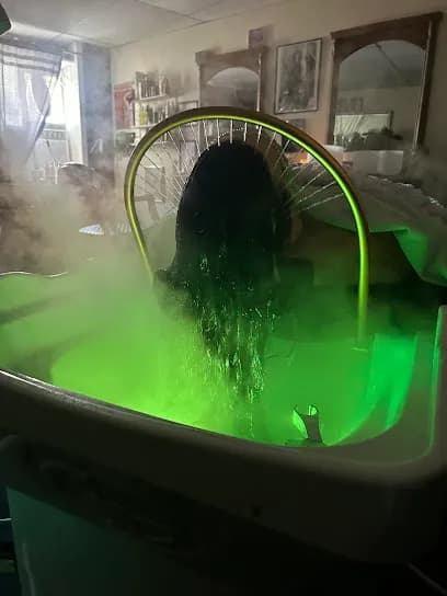 Annette Marie Styliste Américaine Hair Salon & Head Spa - Head Spa