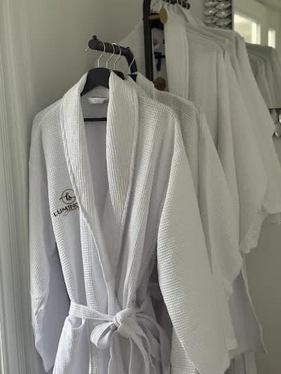 Luminous Salon - Head Spa and Reiki Healing - Head Spa