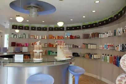 Moodz Spa Salon & Boutique - Head Spa