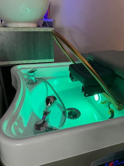 Midas Touch Head Spa - Head Spa