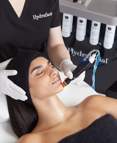 Head 2 Toe Massage & Facial Spa - Head Spa