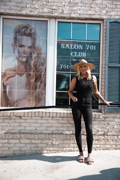 Salon 701 Hair & Head Spa - Head Spa