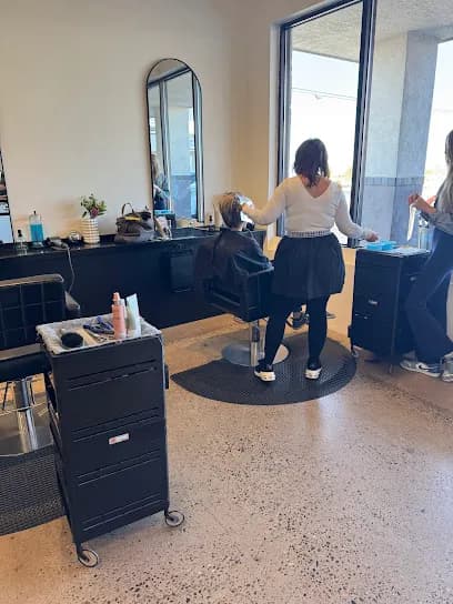 Mesh Hair Studio, Nail Bar & Head Spa - Head Spa