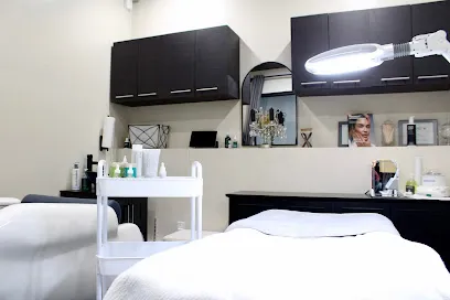 u-ToE-Pia Studios - Head Spa