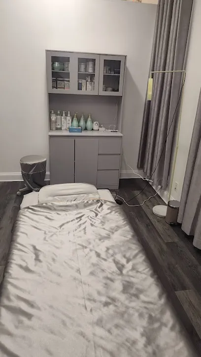 FloraLuna Beauty Salon - Head Spa