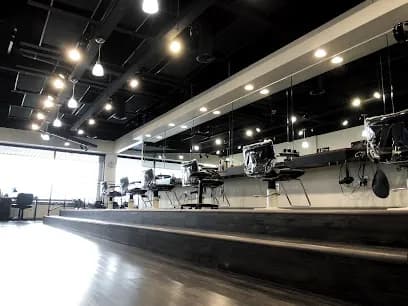 Studio 2000 Salon & Spa - Head Spa