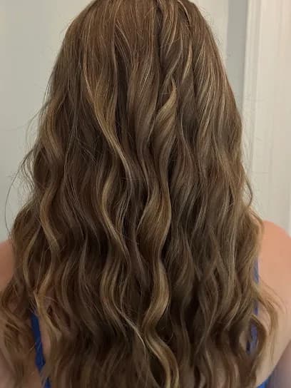 Emerald Luxe Salon and Head Spa - Head Spa