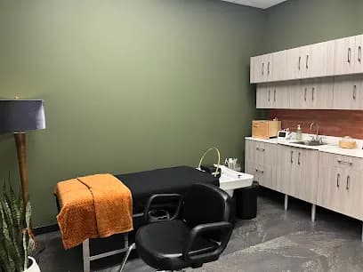 Head and Heart Spa - Head Spa