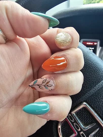 Halo Salon & Spa - Head Spa