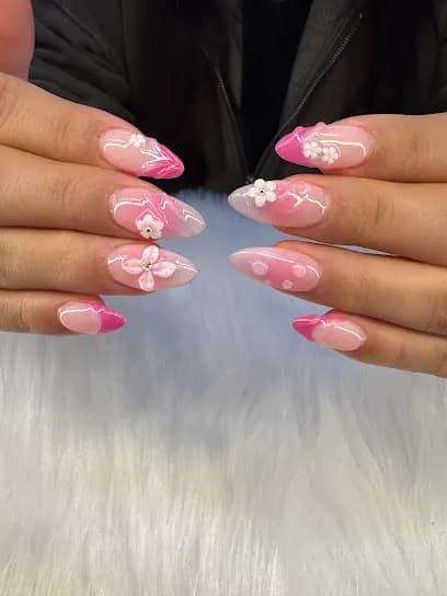 D's Lash & Nails - Head Spa