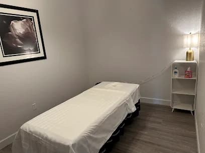 Forest Massage Spa - Head Spa