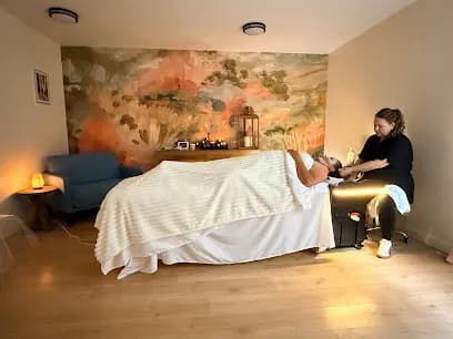 Pearl & Root Luxury Spa - Head Spa