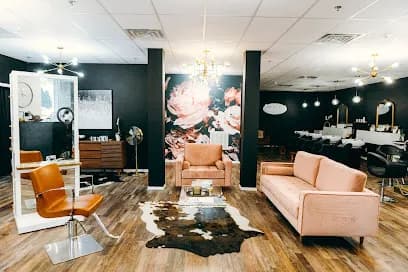 Hair N'Abstract by Christopher - Head Spa