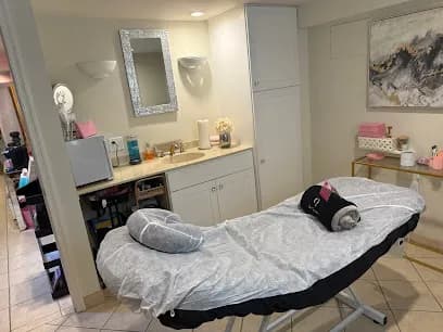 The Queendom Nail & Spa Palace - Head Spa