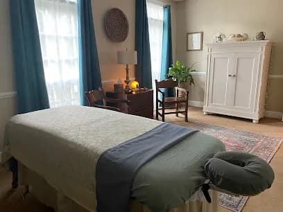 Luna Therapy Health & Wellness Spa - Head Spa