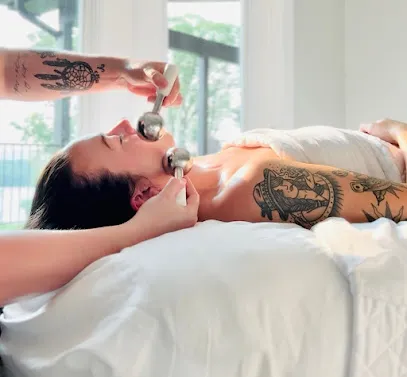 Essential Kneads - Head Spa