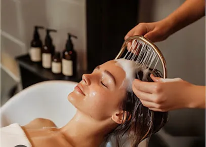 Clinique de Belle Med Spa - Head Spa