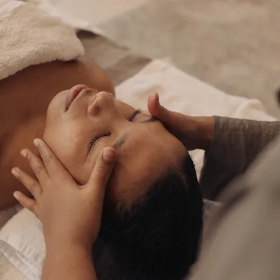 SERENITY STUDIO SCALP & SKIN WELLNESS LOUNGE - Head Spa