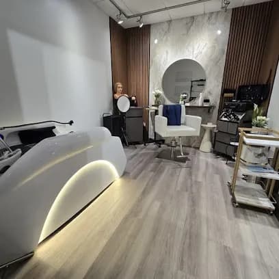 Dan Sanchez Salon - Head Spa