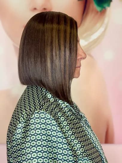 Roniz Beauty.threading.eyelashes - Head Spa