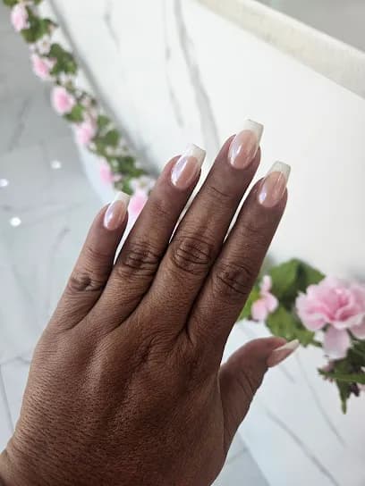 Bera Nail Lounge - Head Spa