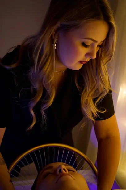 The Golden Laurel Head Spa - Head Spa