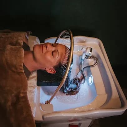 First Street Oasis - Head Spa