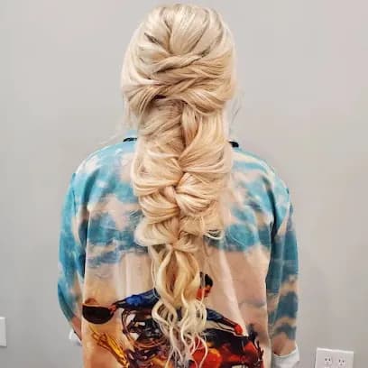 The Cattleman's Wife Salon & Co. - Head Spa