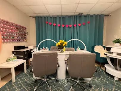 Unique Nails & Head Spa - Head Spa